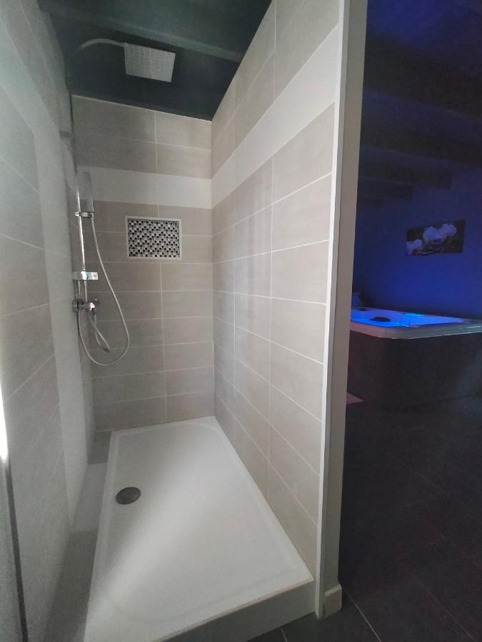 Вилла Le Domaine Des Biches Longueville  Экстерьер фото